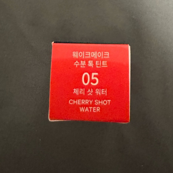 WAKEMAKE Korean Beauty Watery Tok Lip Tint in #5 Cherry Shot - Picture 3 of 8